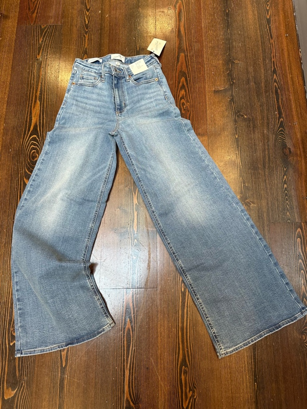 Universal Thread Women's Wide-Leg High-Rise Jeans - Light Blue